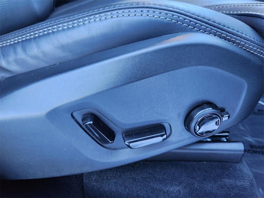 Used 2025 Volvo XC90 T8 Ultra w/ Protection Package Premier image 20