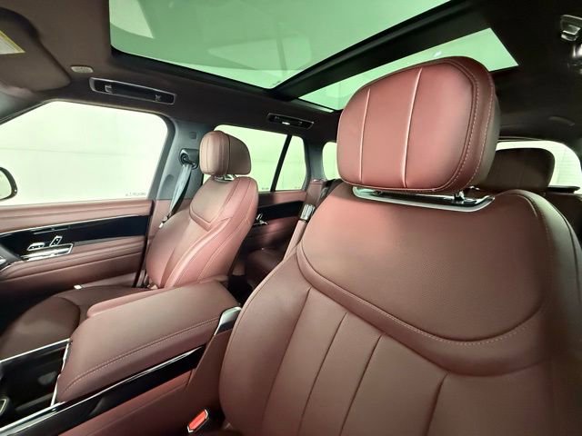 New 2025 Land Rover Range Rover SE image 9