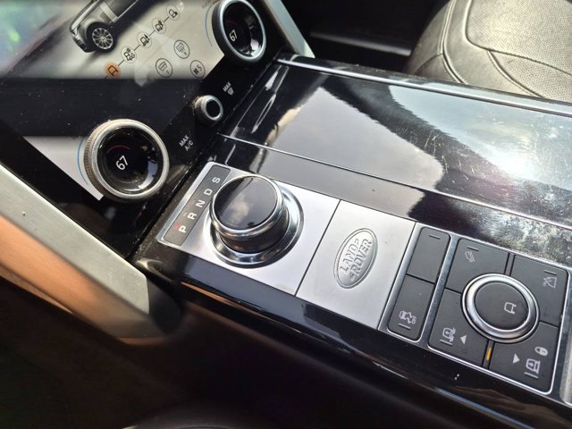 Used 2018 Land Rover Range Rover HSE AWD/4WD image 11
