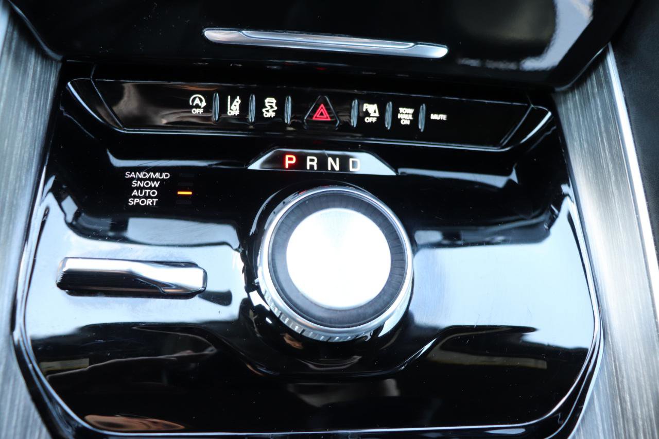 Used 2023 Jeep Wagoneer L Series II image 45