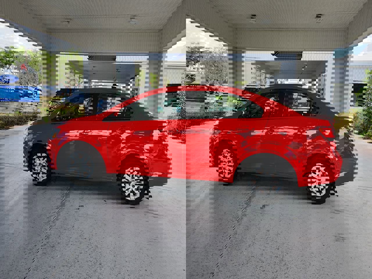 Used 2017 Chevrolet Sonic LS image 2