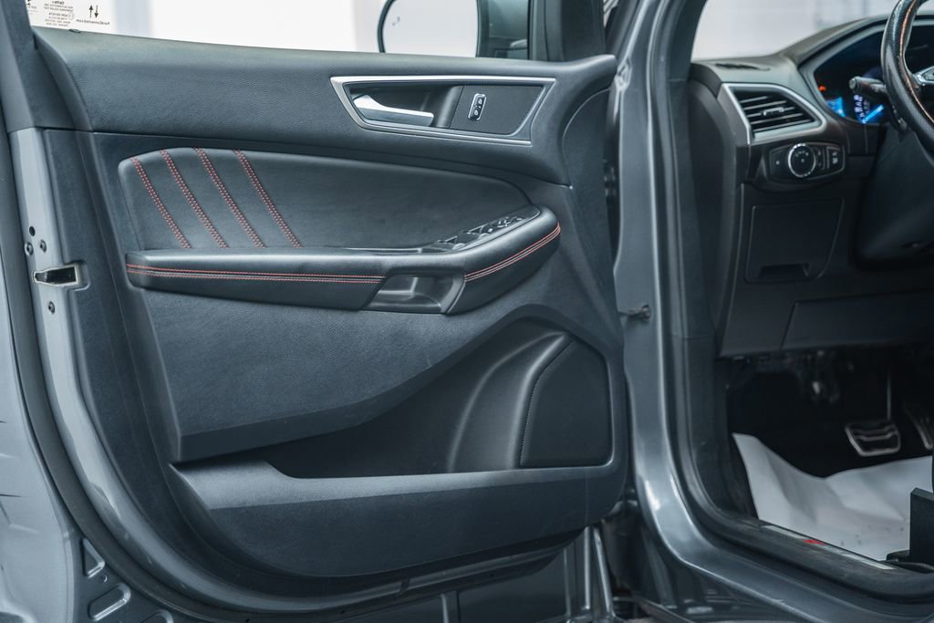 Used 2022 Ford Edge ST-Line image 40