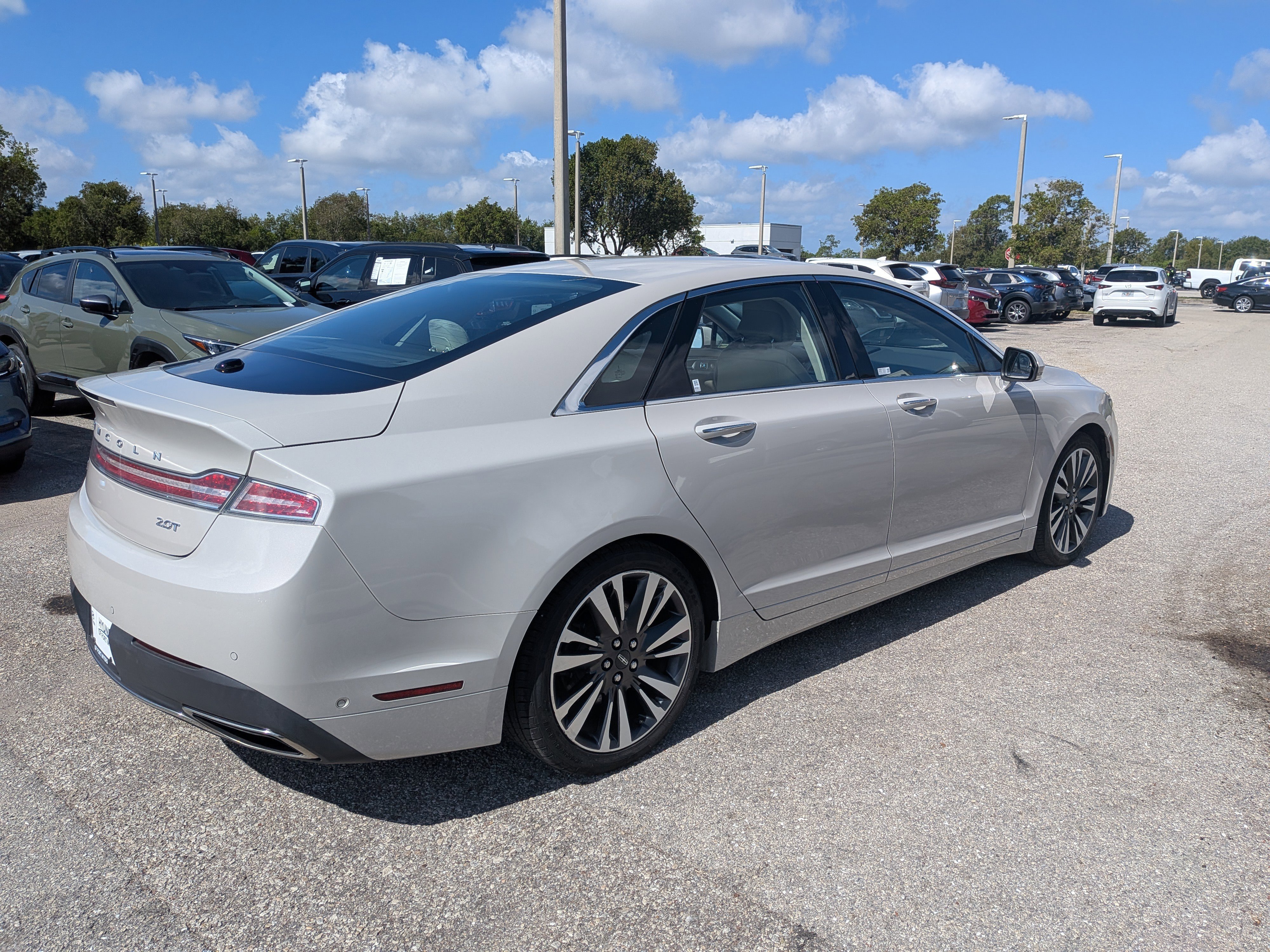 Used 2019 Lincoln MKZ Reserve FWD image 4