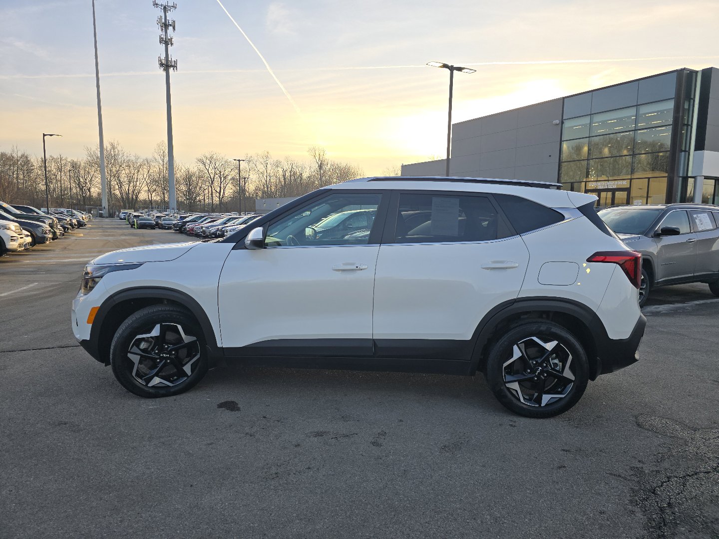 Used 2024 Kia Seltos EX image 14