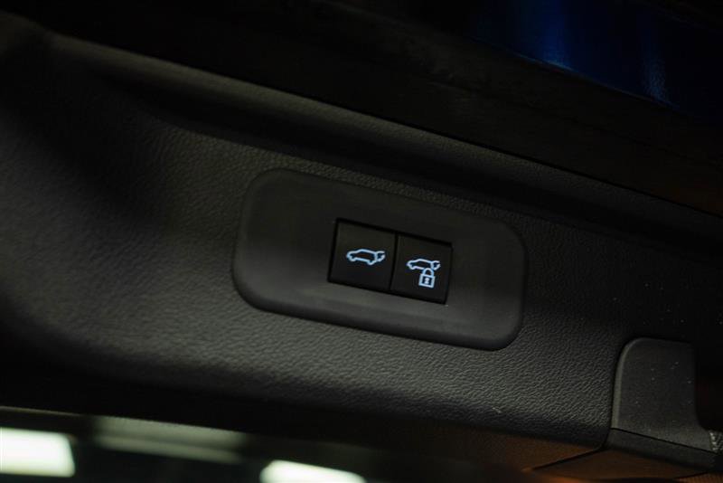 Used 2025 Toyota Grand Highlander AWD image 8