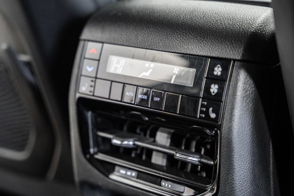 Certified 2024 Jeep Grand Cherokee L Limited w/ Luxury Tech Group II image 36