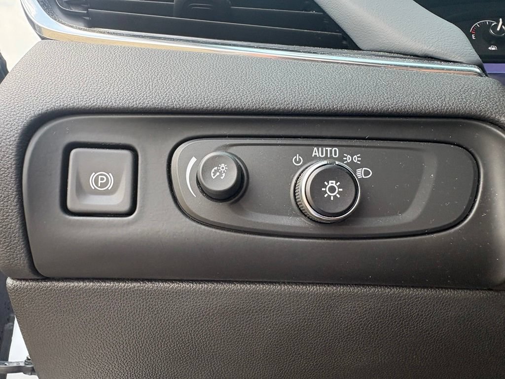 Used 2021 Buick Enclave Essence FWD image 15