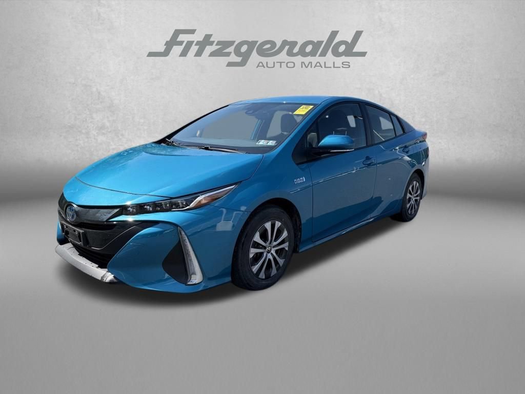 Used 2021 Toyota Prius Prime LE FWD image 3