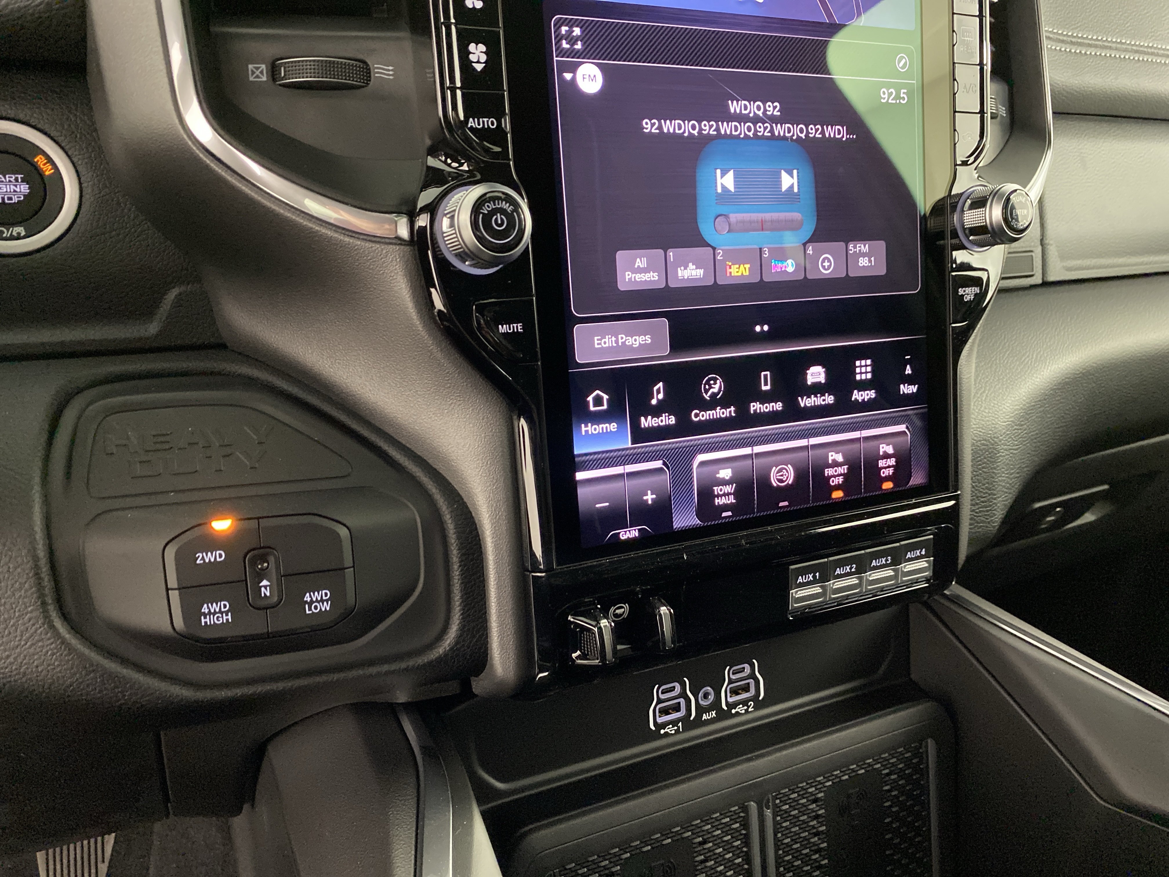 New 2026 RAM 3500 Laramie AWD/4WD image 29