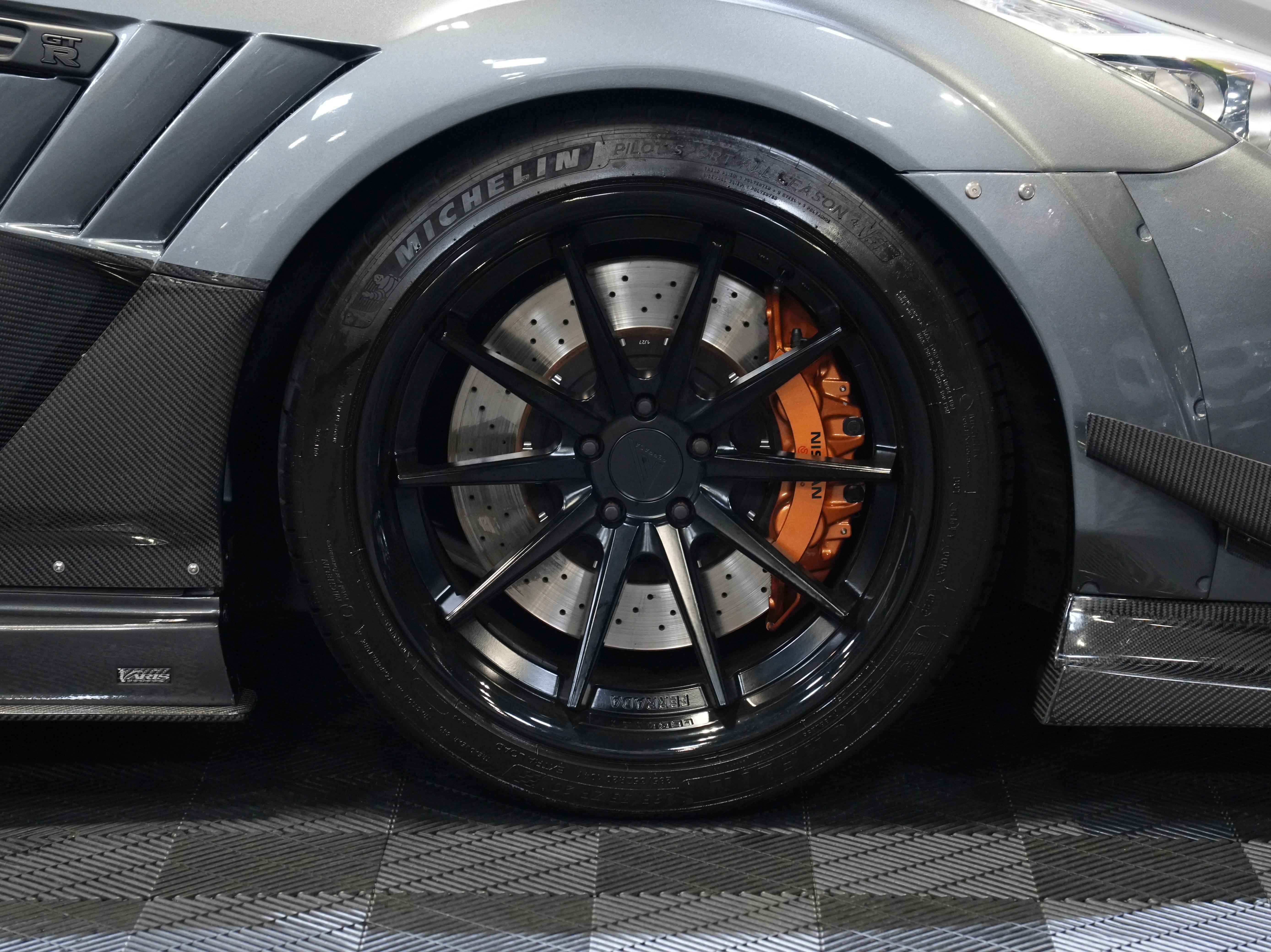 Used 2014 Nissan GT-R Premium AWD/4WD image 49