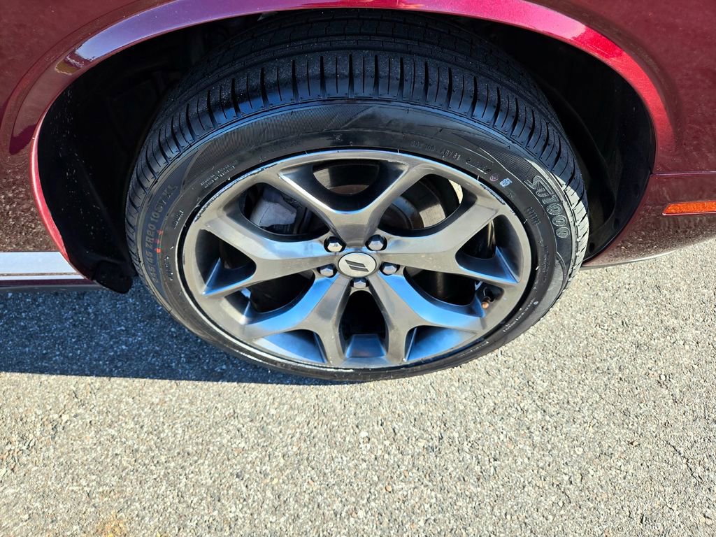 Used 2017 Dodge Challenger SXT image 10