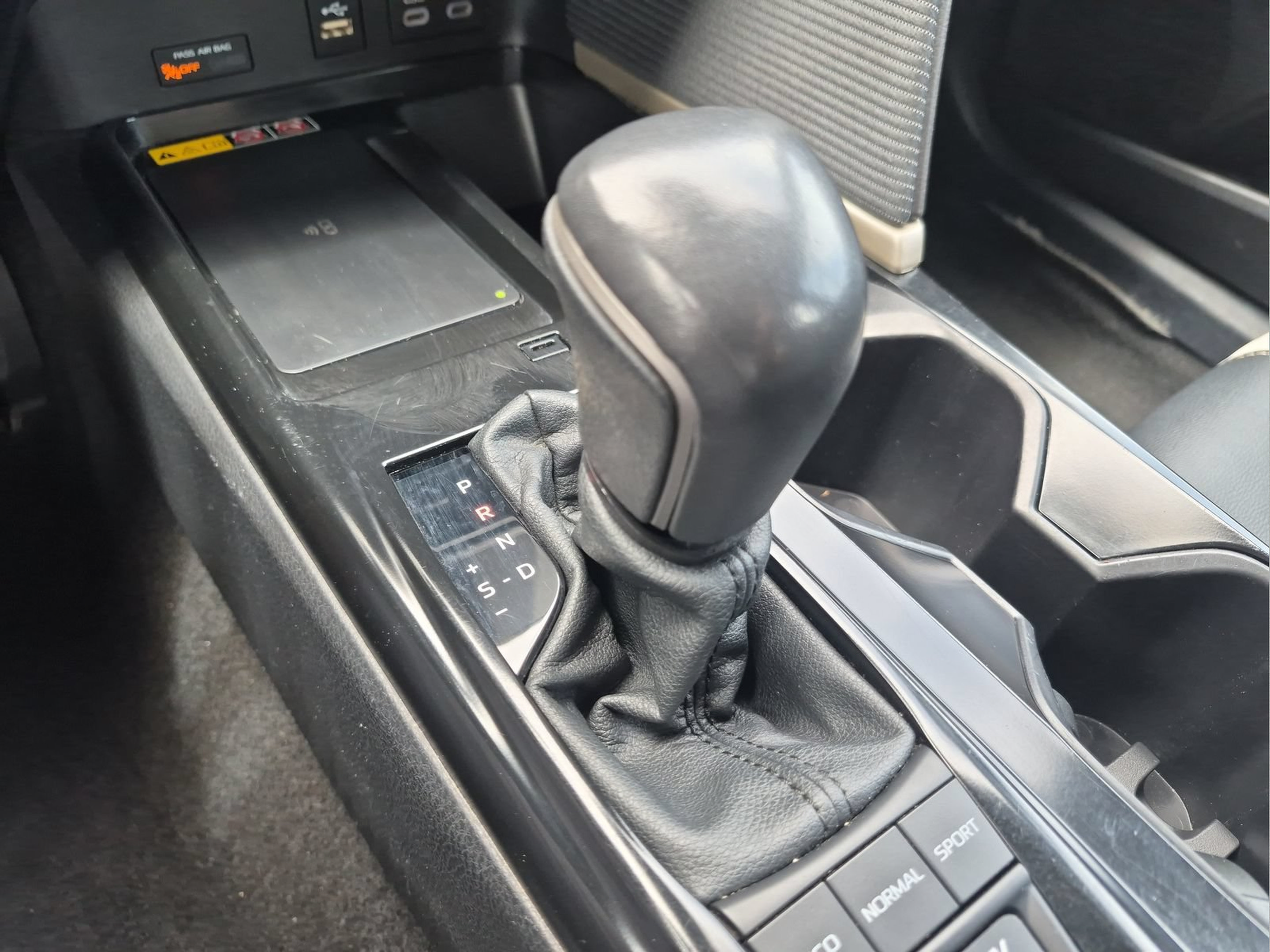 Used 2025 Toyota Camry SE FWD image 15