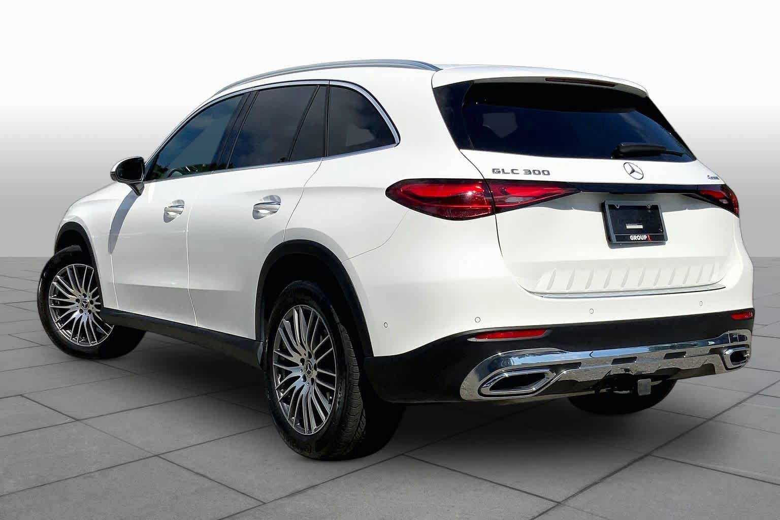 Used 2025 Mercedes-Benz GLC 300 4MATIC image 12
