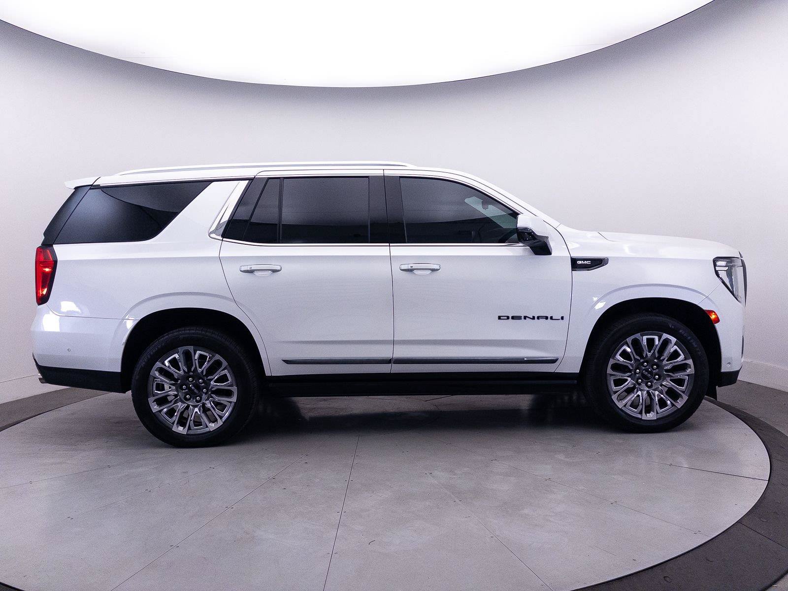 Used 2023 GMC Yukon Denali Ultimate AWD/4WD image 54