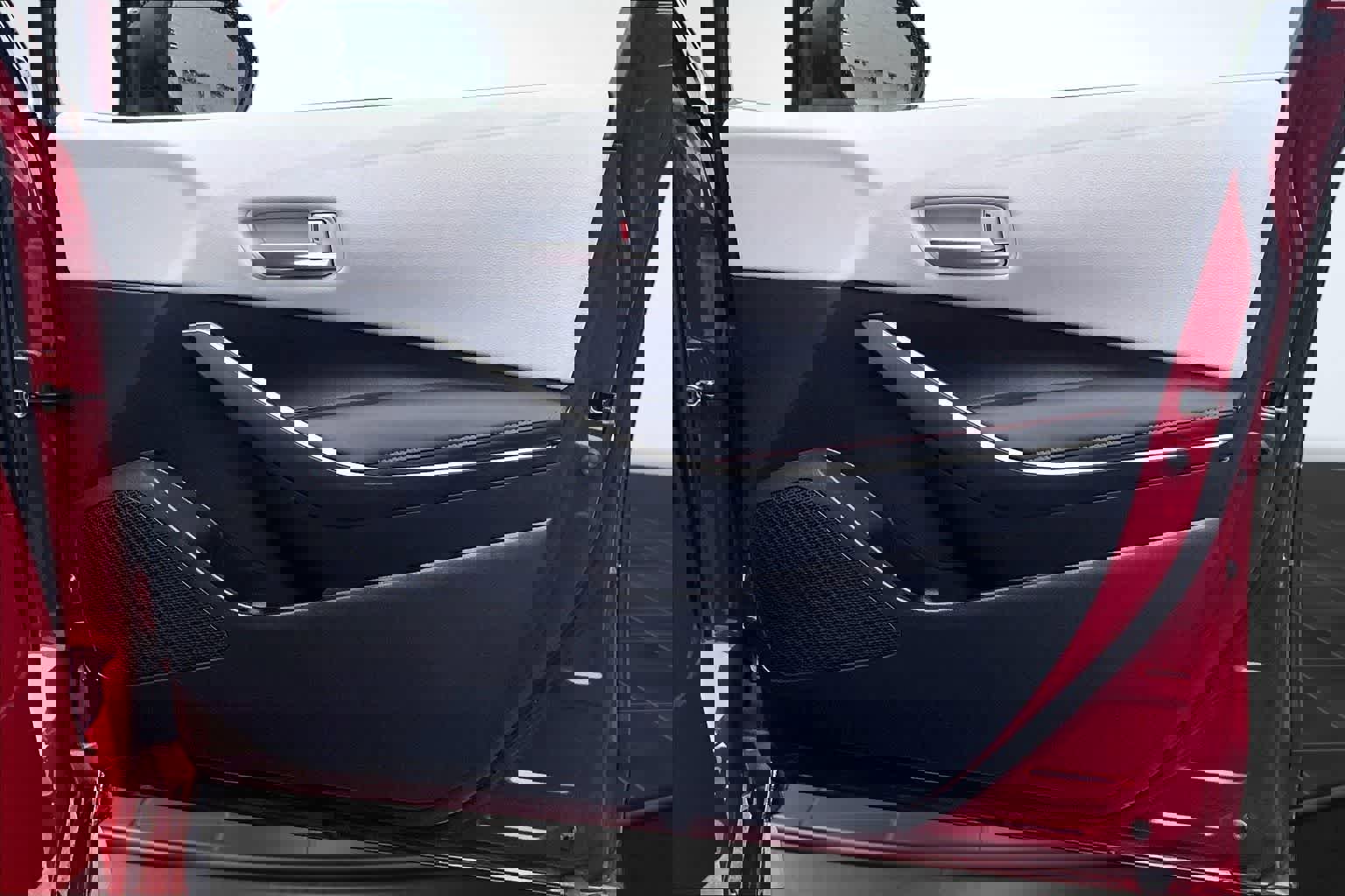 Used 2025 Toyota Corolla SE w/ Convenience Package FWD image 29