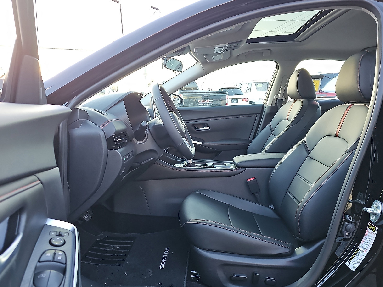 Used 2025 Nissan Sentra SR w/ SR Premium Package FWD image 14