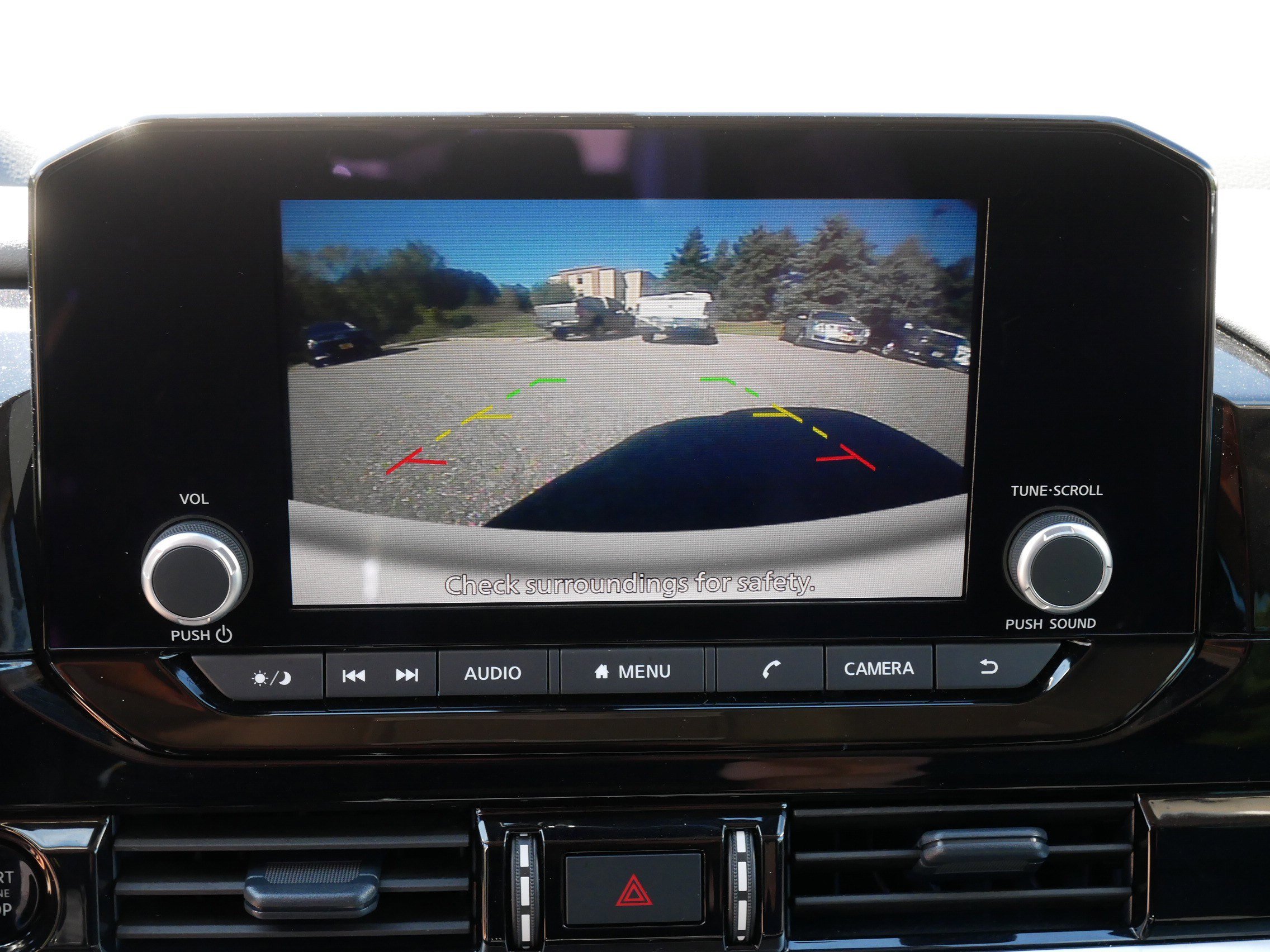 Used 2025 Nissan Pathfinder SV image 27