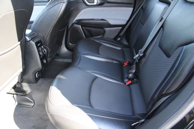Used 2025 Jeep Compass Latitude image 35