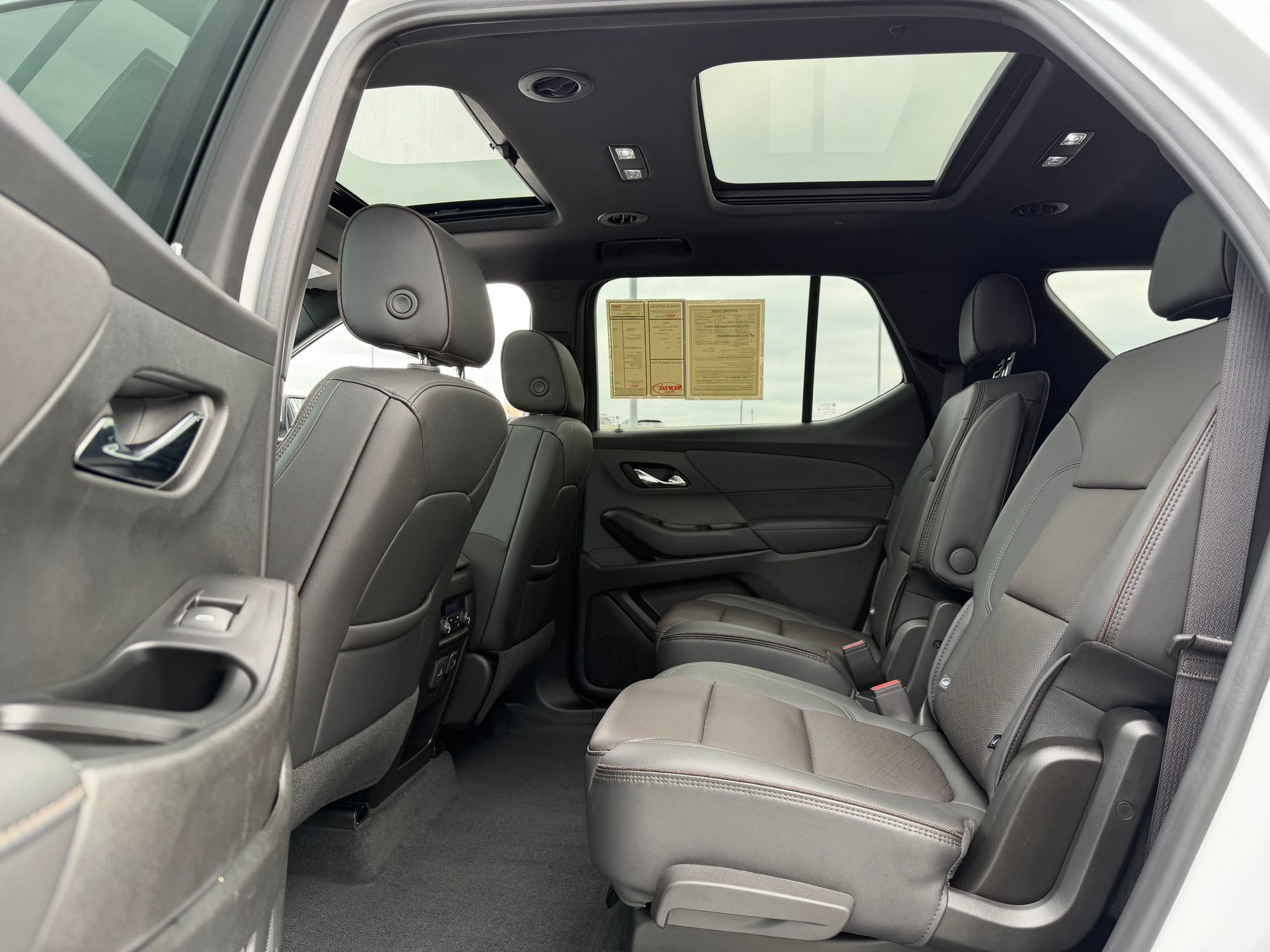 Used 2023 Chevrolet Traverse High Country AWD/4WD image 21