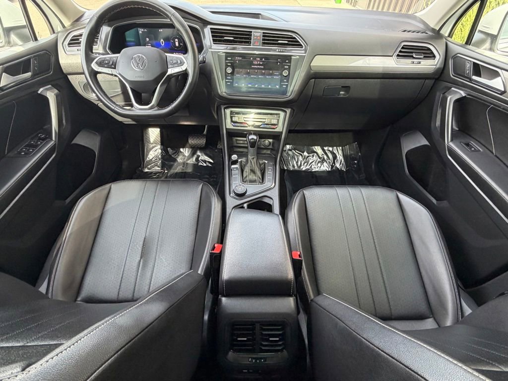 Used 2022 Volkswagen Tiguan SE w/ Panoramic Sunroof Package AWD/4WD image 8