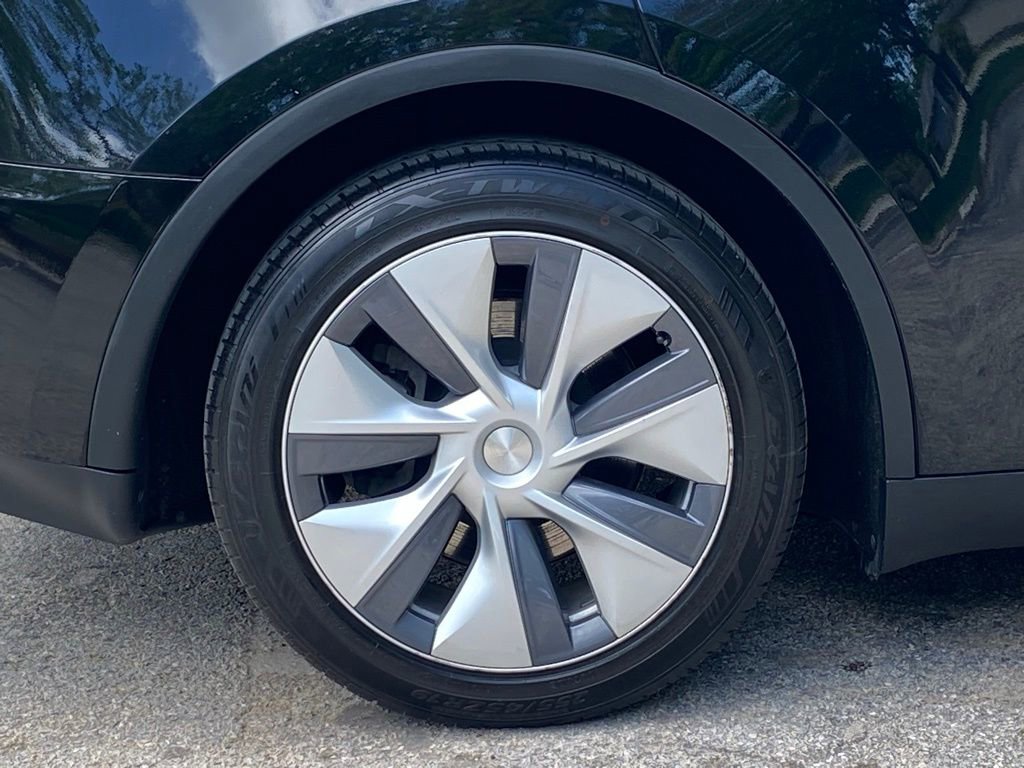 Used 2023 Tesla Model Y Long Range image 13