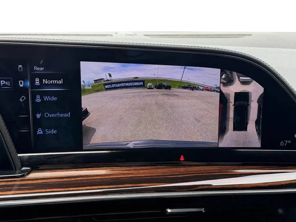Used 2023 Cadillac Escalade Premium Luxury AWD/4WD image 9