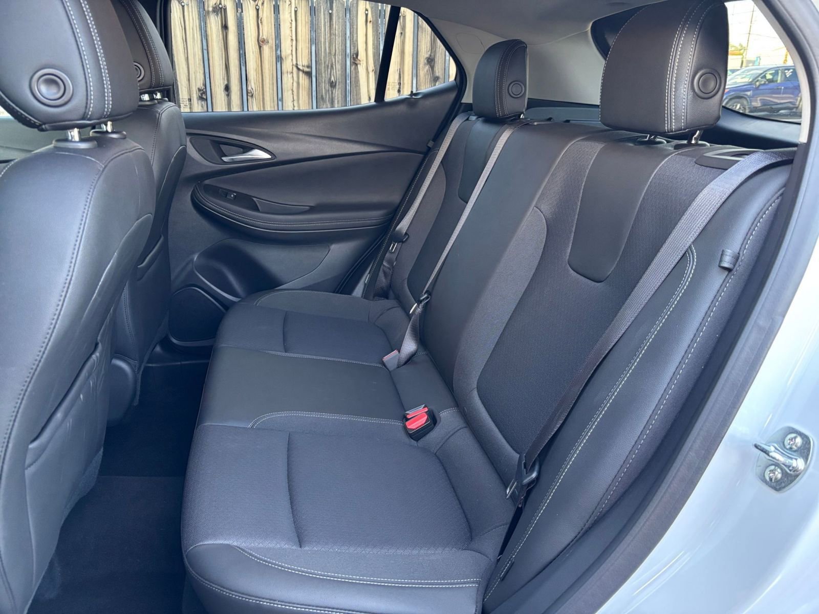 Used 2025 Buick Encore GX Preferred image 36