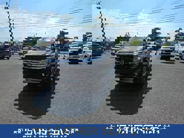 Used 2023 Ford Expedition Max Limited image 3