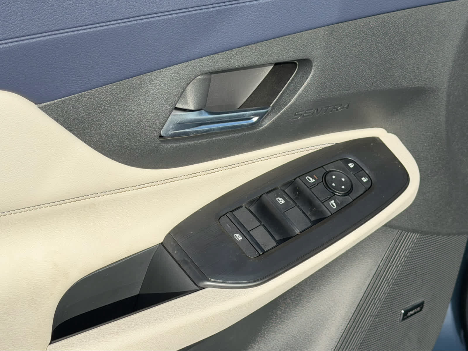 New 2026 Nissan Sentra SL FWD image 21