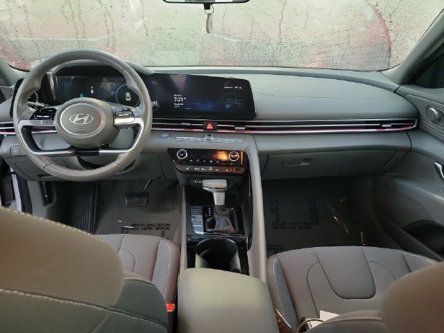 Used 2025 Hyundai Elantra SEL FWD image 9