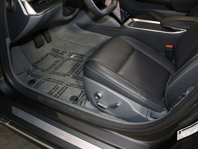 Used 2024 Lucid Air Touring image 27