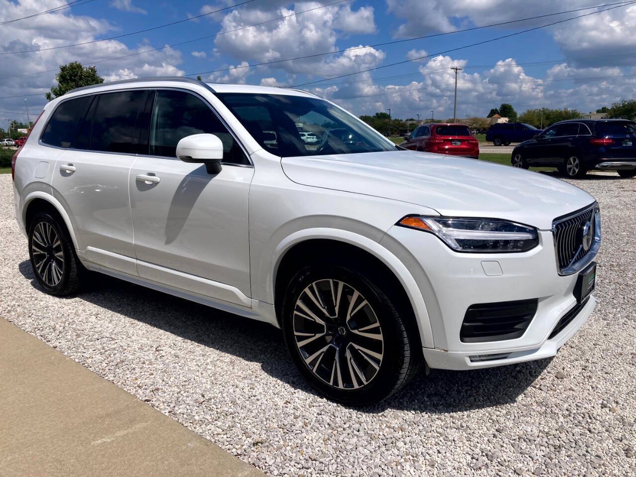 Used 2022 Volvo XC90 T6 Momentum w/ Climate Package AWD/4WD image 4