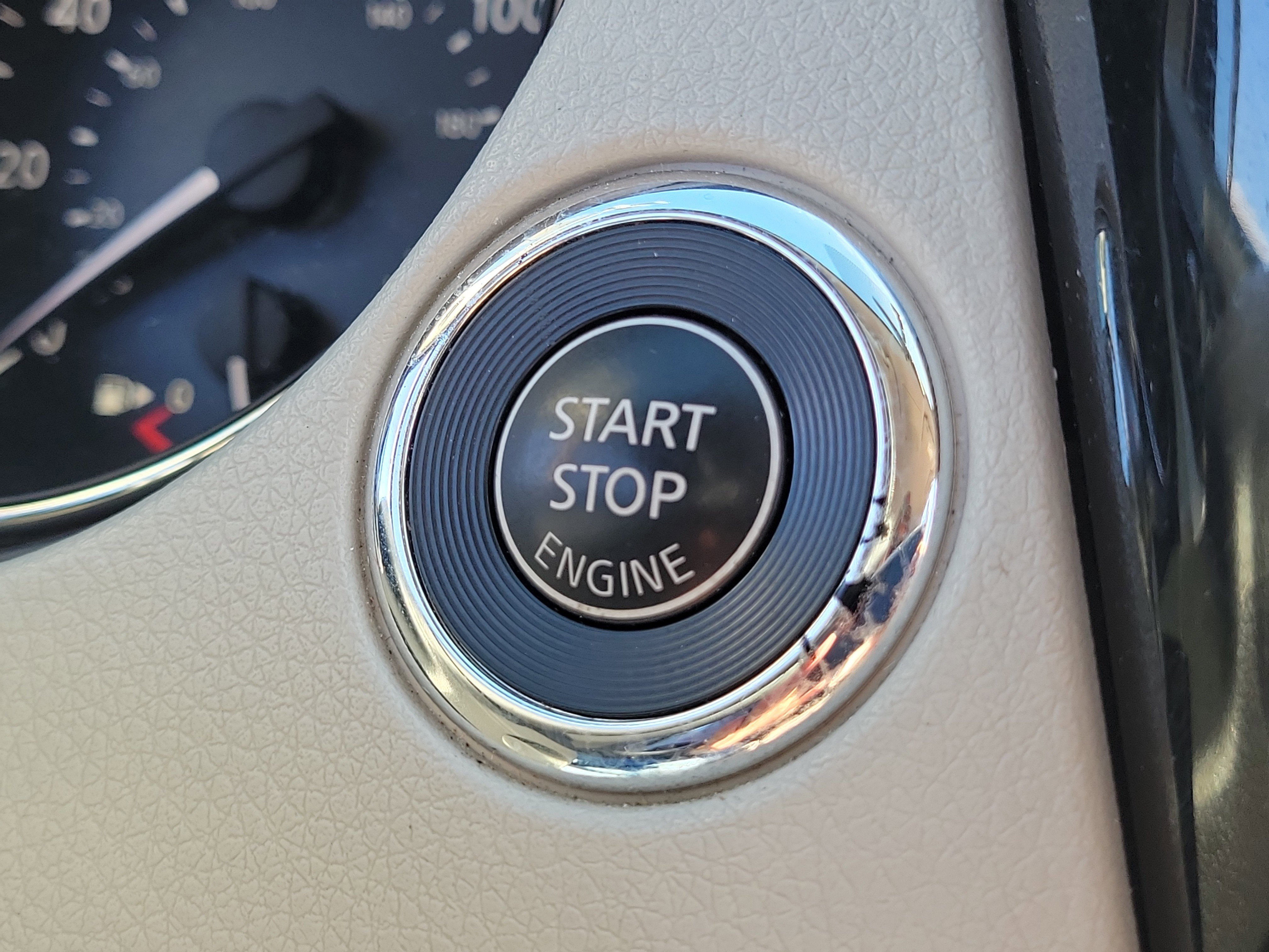 Used 2018 Nissan Rogue Sport SV image 32