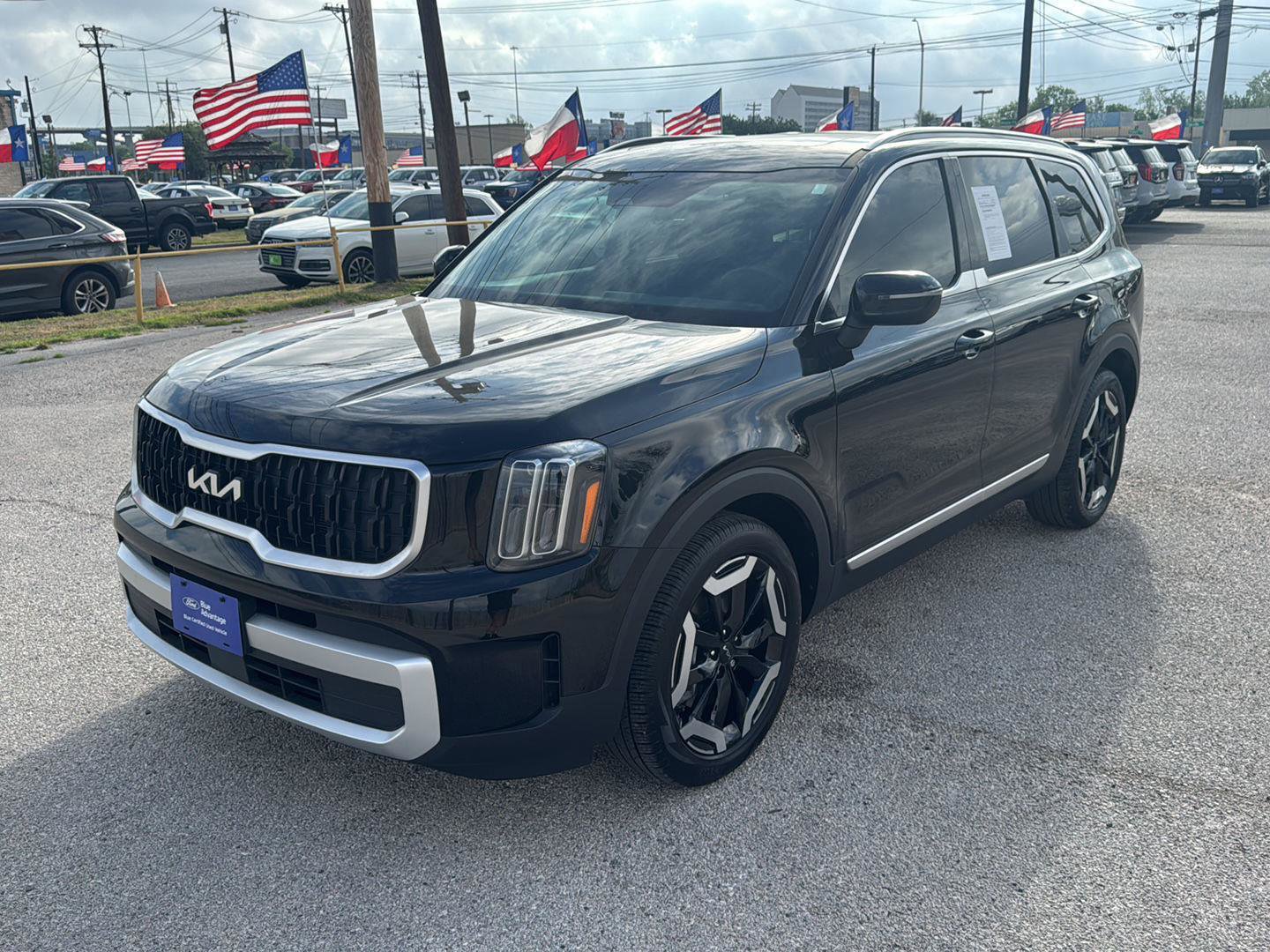 Used 2025 Kia Telluride EX AWD/4WD image 3