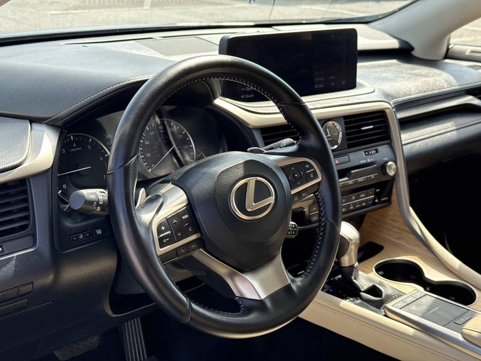 Used 2022 Lexus RX 350L Premium w/ Premium Package AWD/4WD image 2