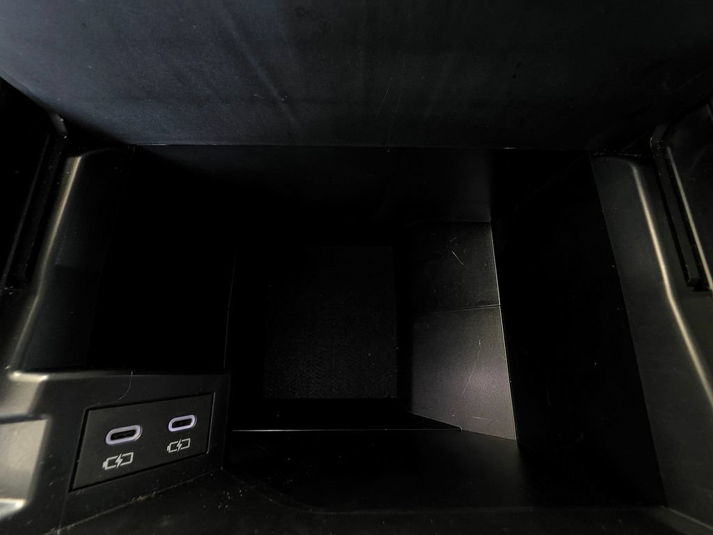 Used 2025 Toyota Sienna XLE FWD image 37