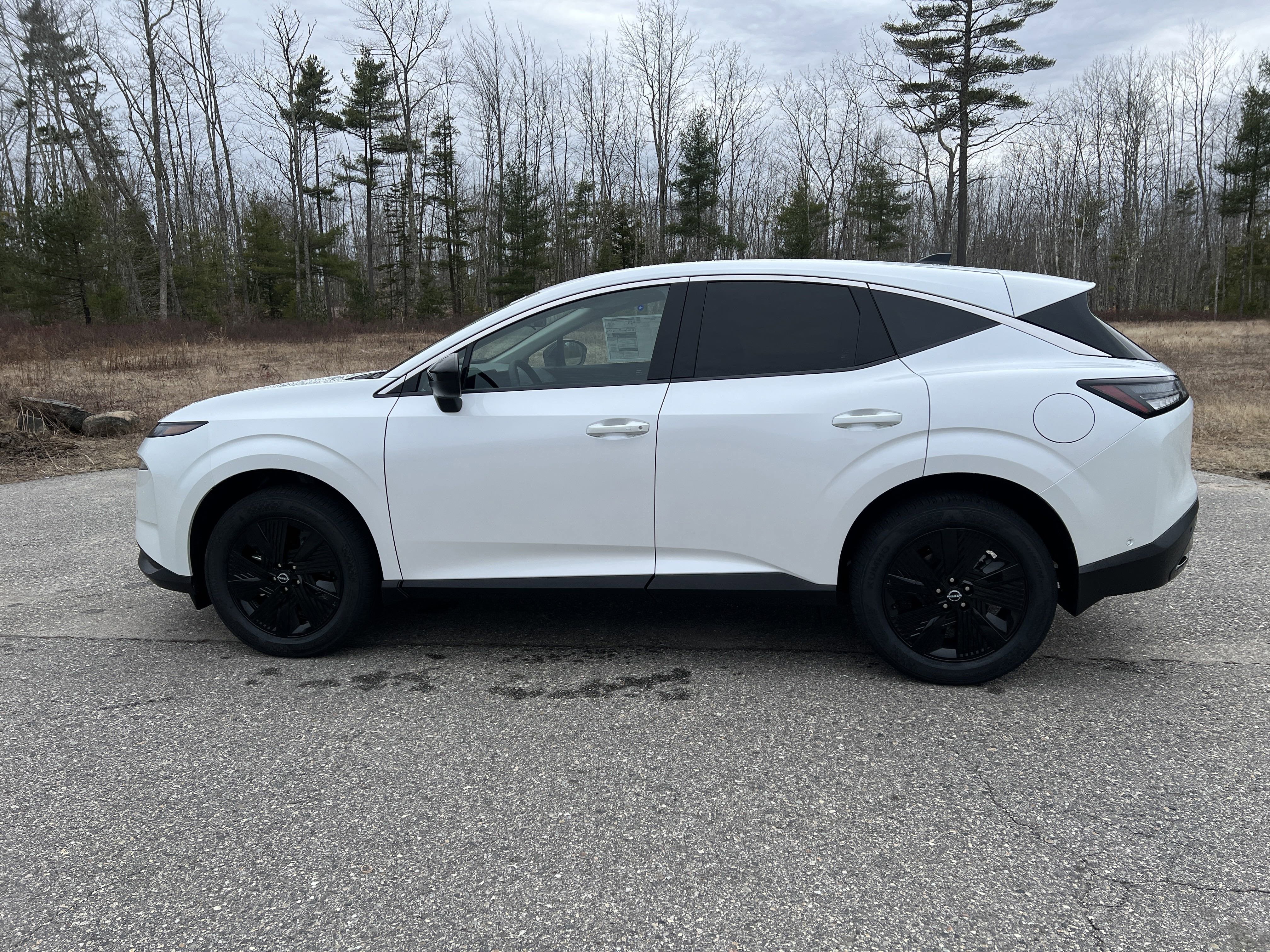 New 2025 Nissan Murano SV image 2