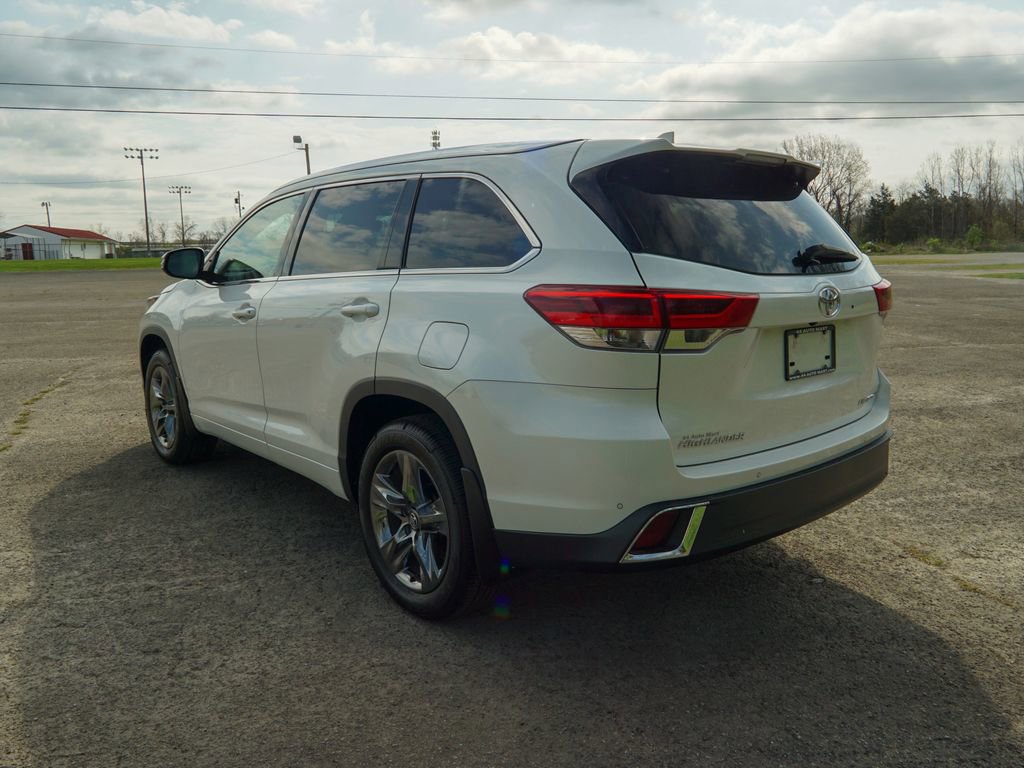 Used 2018 Toyota Highlander Limited Platinum image 4