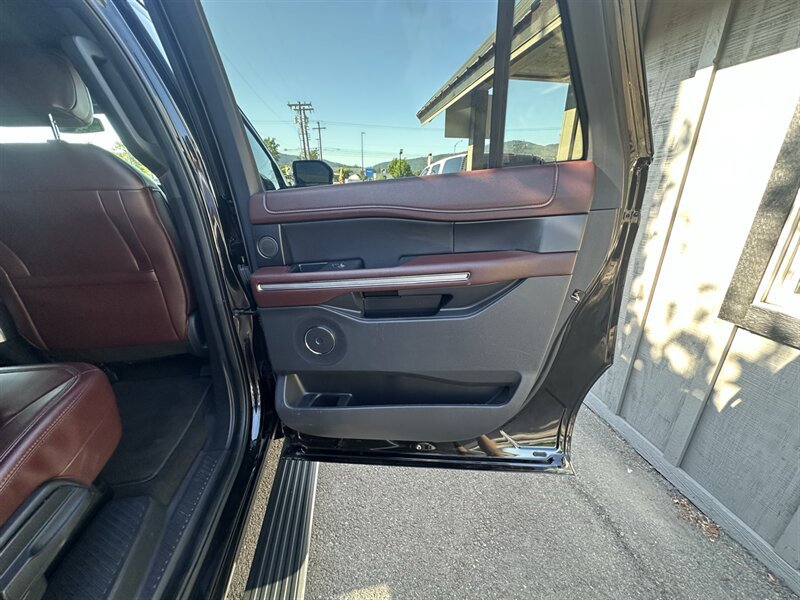 Used 2024 Ford Expedition Max Limited AWD/4WD image 49