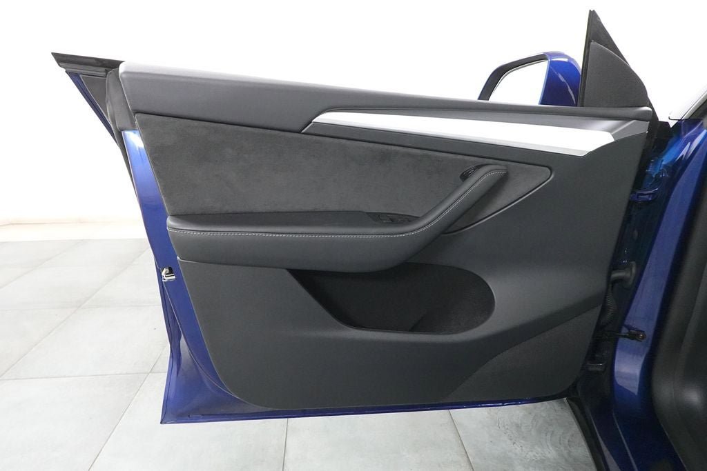 Used 2024 Tesla Model Y Long Range AWD/4WD image 20