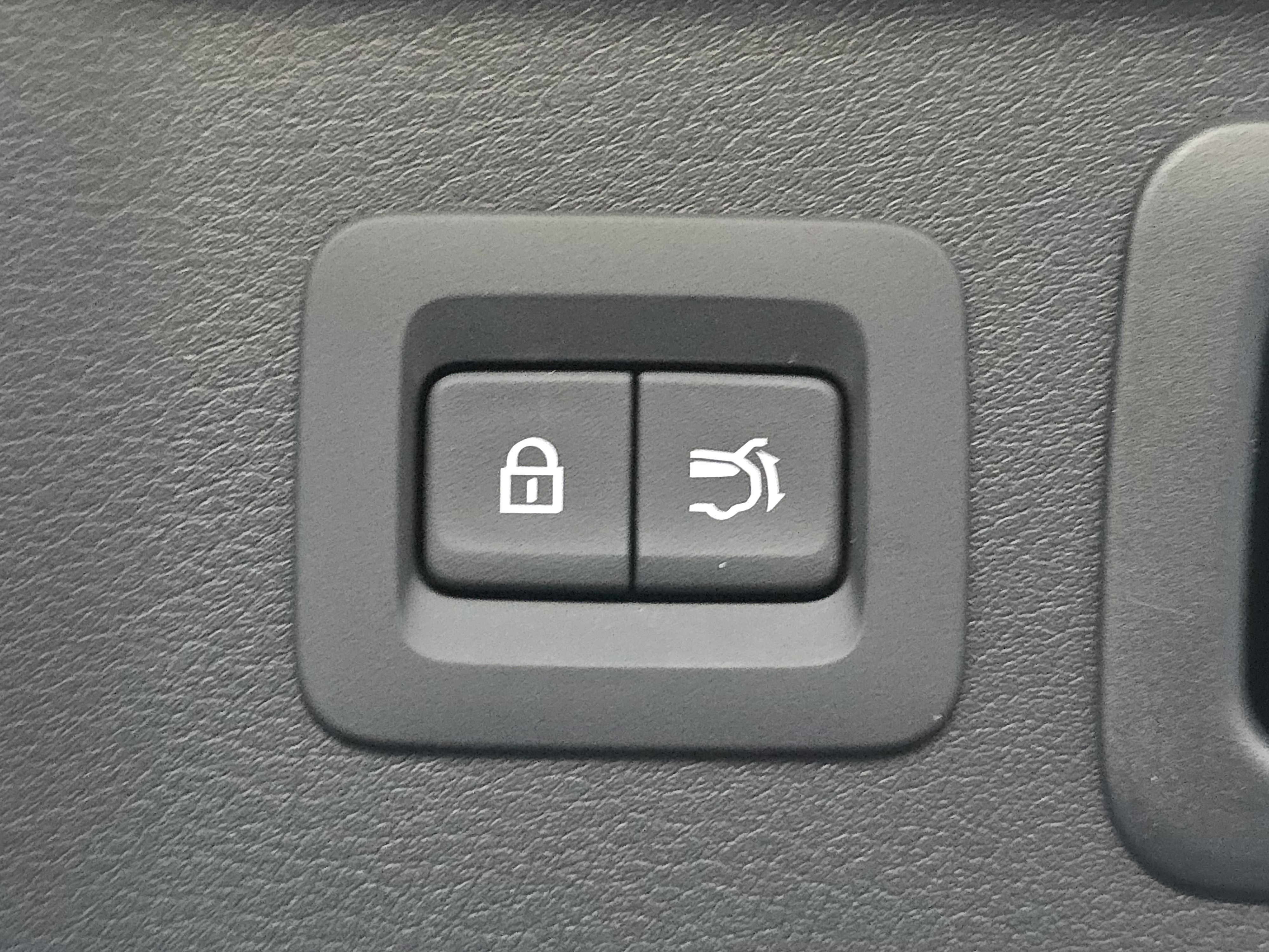 Used 2025 MAZDA CX-70 3.3 Turbo S w/ Premium Package image 12