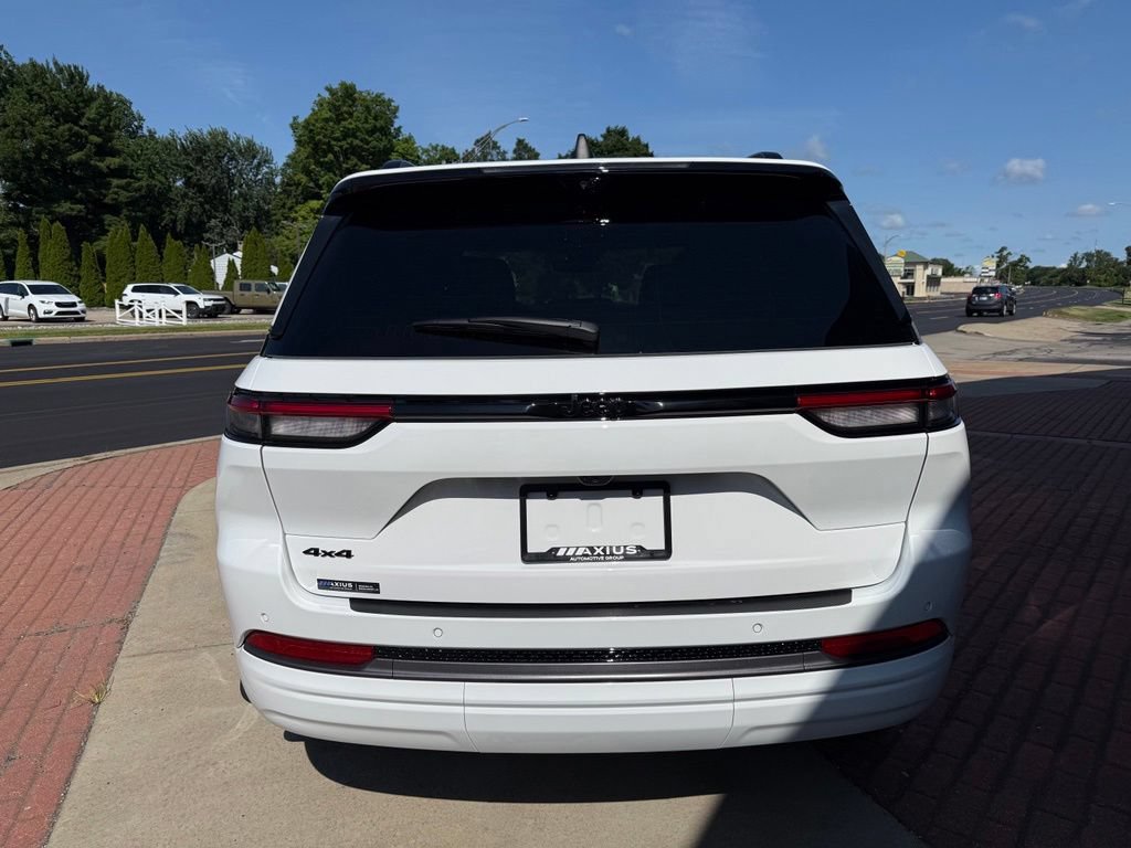 Used 2026 Jeep Grand Cherokee Limited AWD/4WD image 12