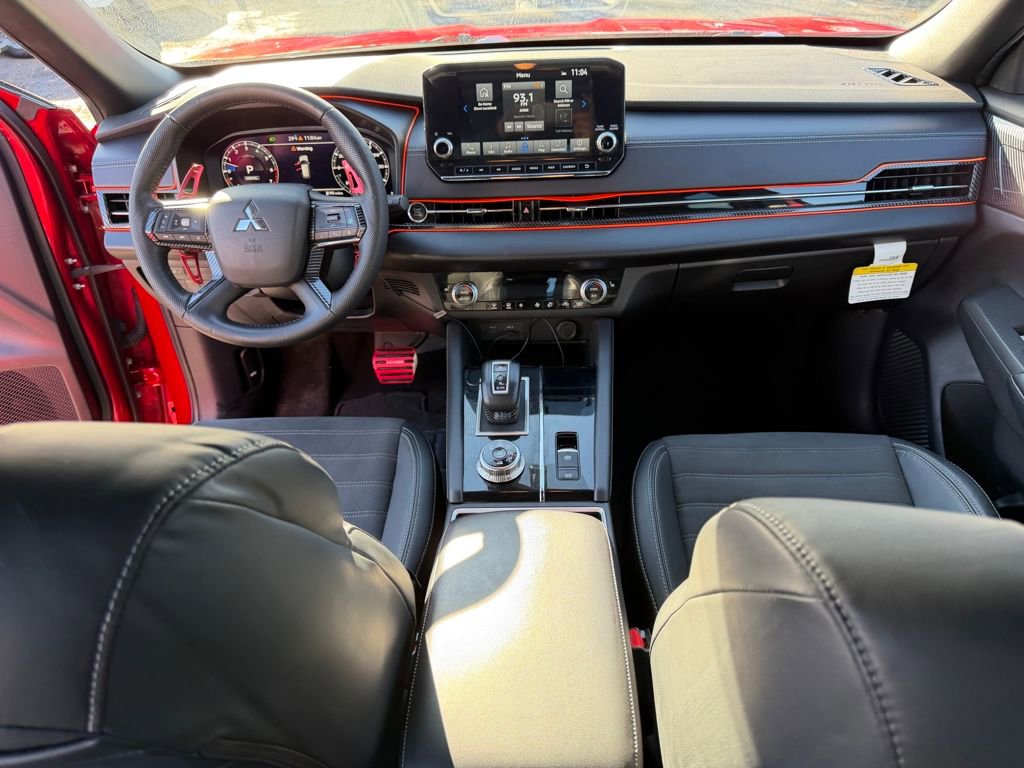 Used 2023 Mitsubishi Outlander SE Black Edition image 20