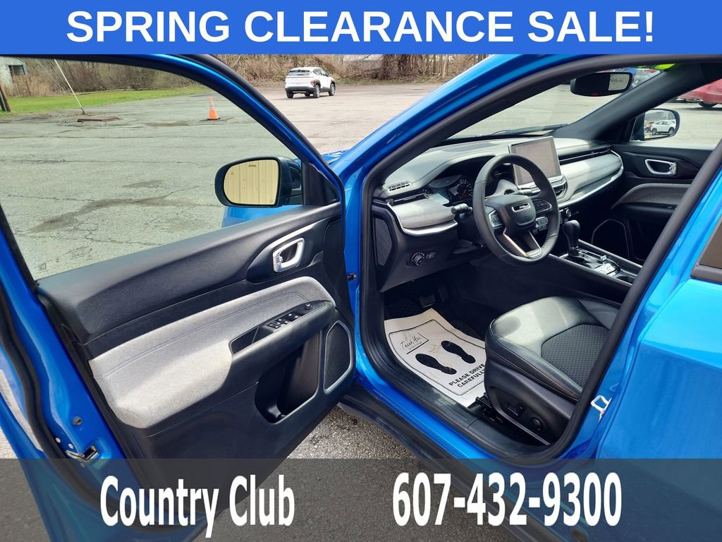 Used 2024 Jeep Compass Latitude w/ Convenience Group image 10