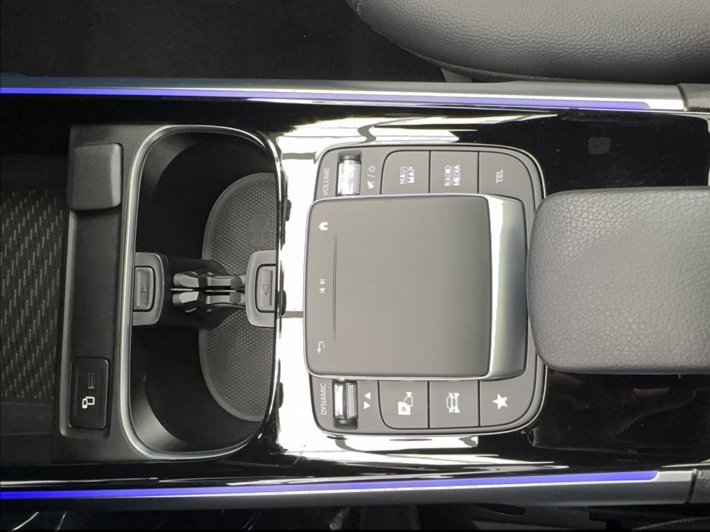Used 2022 Mercedes-Benz EQB 350 4MATIC image 40