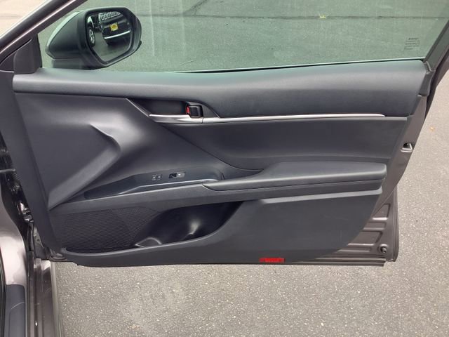 Used 2020 Toyota Camry SE FWD image 37