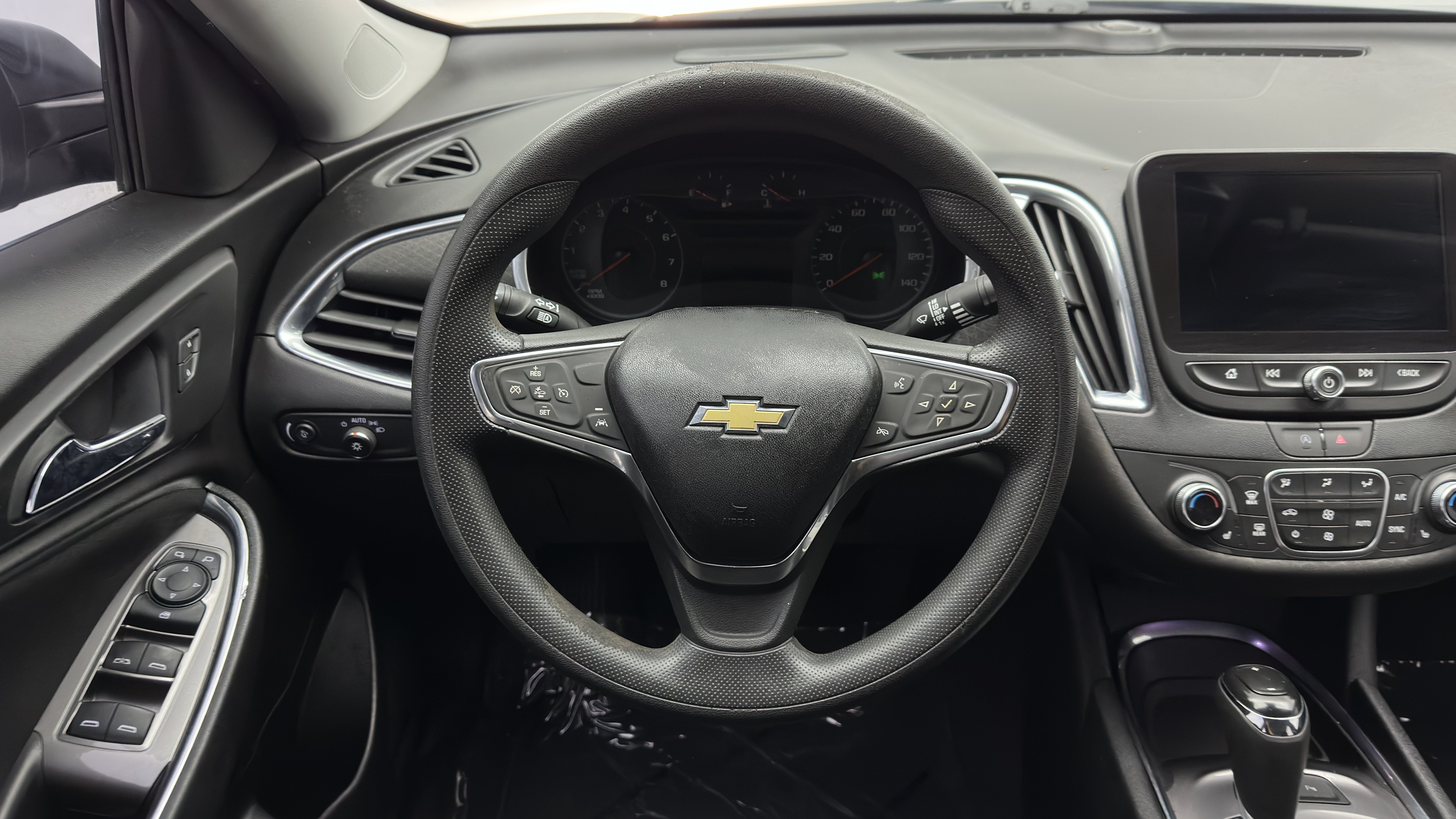 Used 2020 Chevrolet Malibu LT FWD image 23