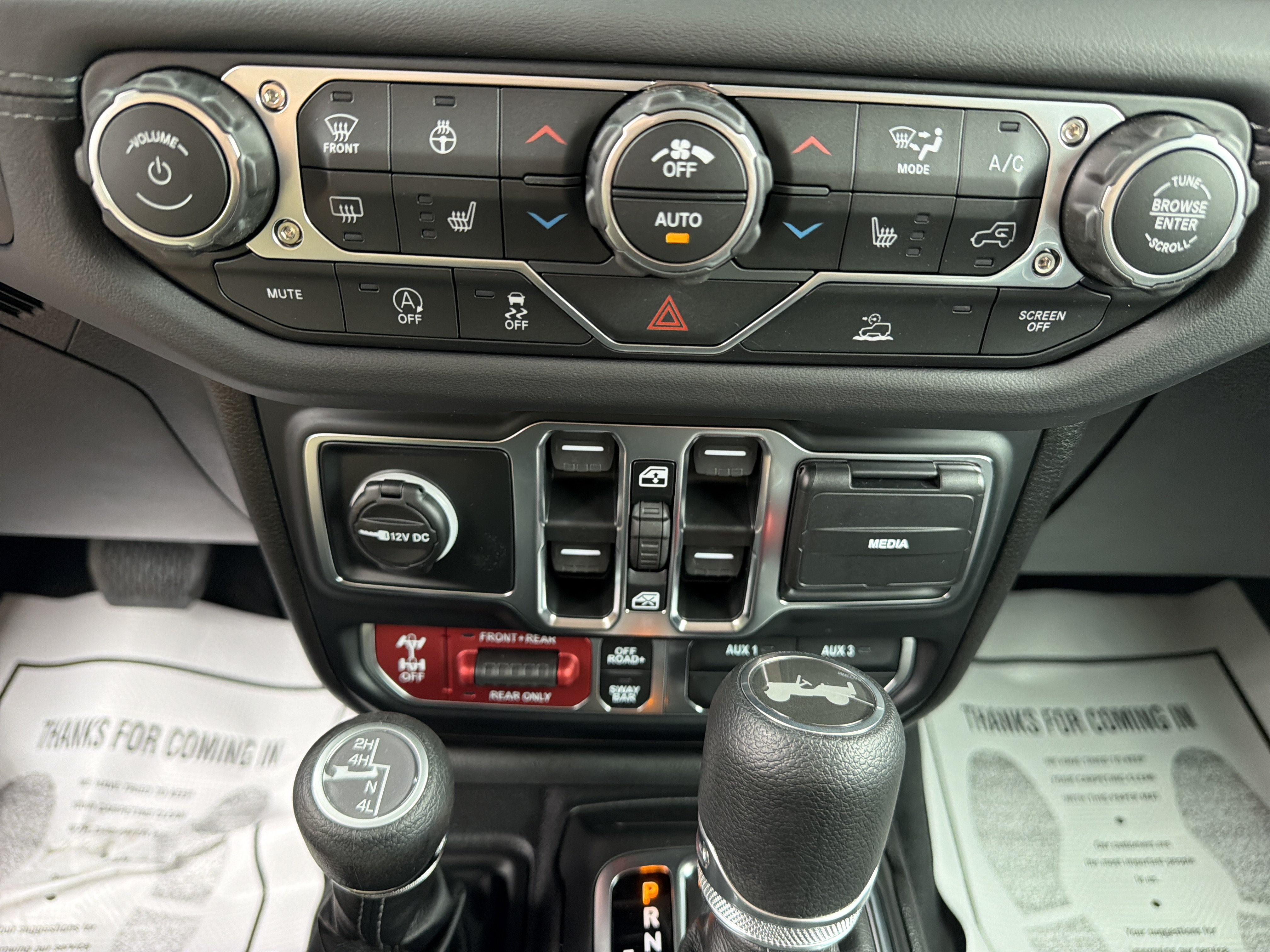 New 2027 Jeep Wrangler Unlimited Rubicon AWD/4WD image 22