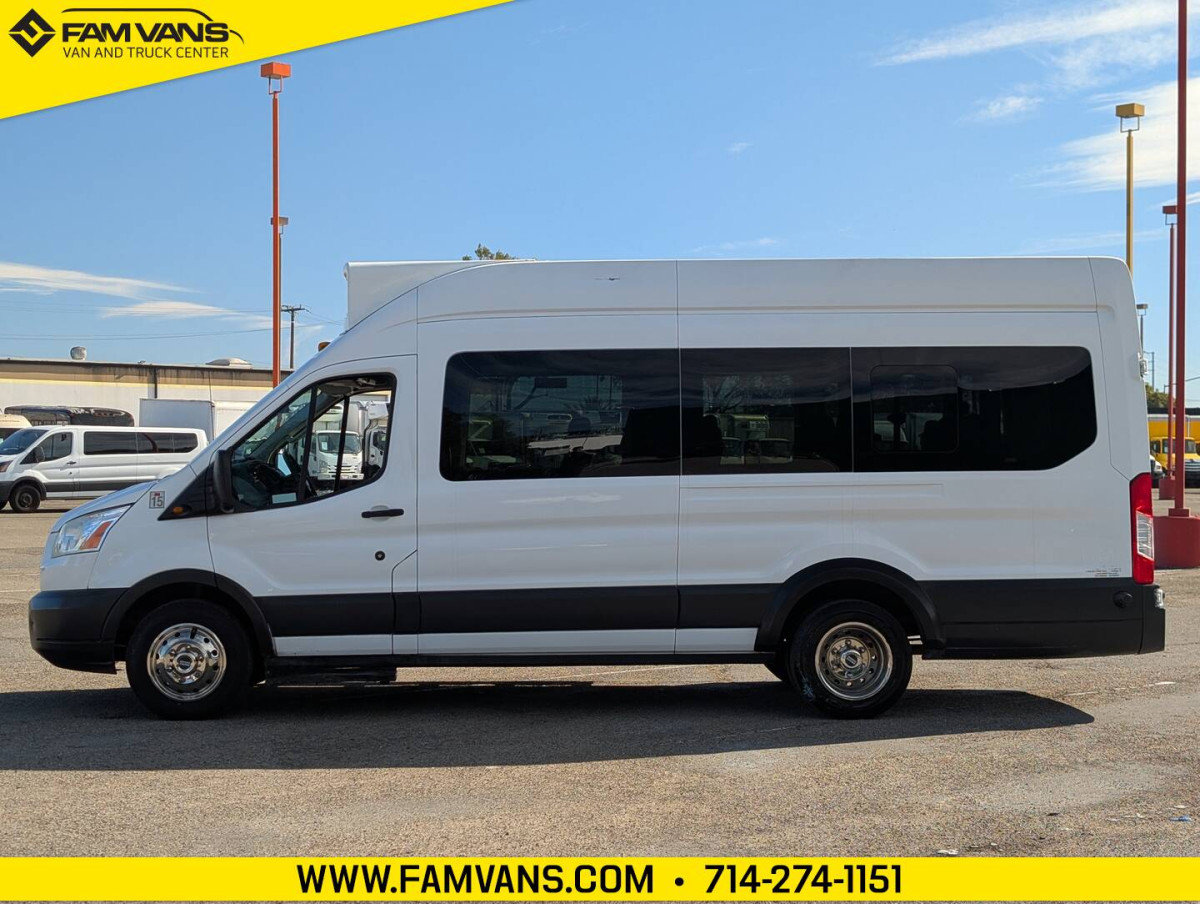 Used 2017 Ford Transit 350 XLT RWD image 4