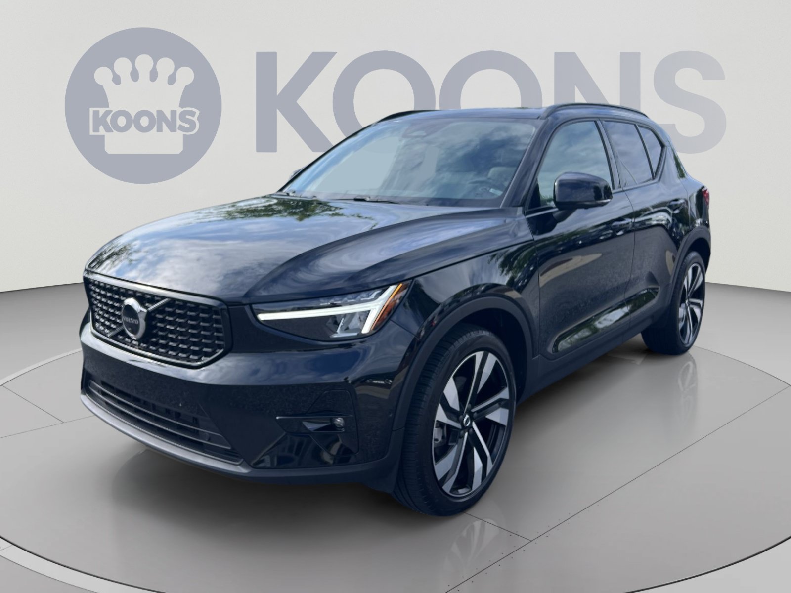 Used 2023 Volvo XC40 B5 Plus w/ Protection Package Premier